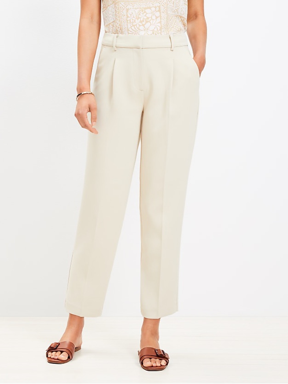 LOFT Pleated Tapered Pants in Crepe - Simply Khaki, Size 10